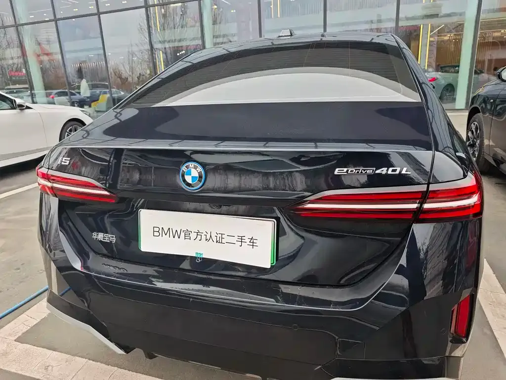 BMW i5 — фото 8