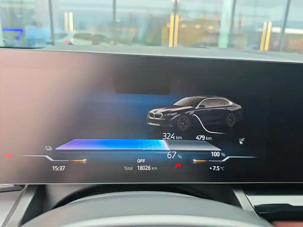 BMW i5 — фото 2