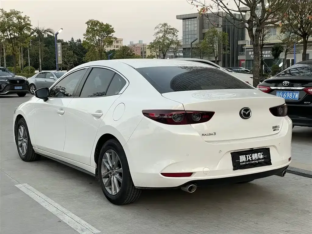 Mazda 3 Axela — фото 10
