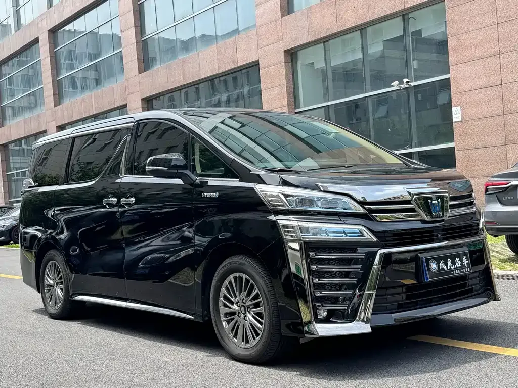 Toyota Vellfire — фото 4