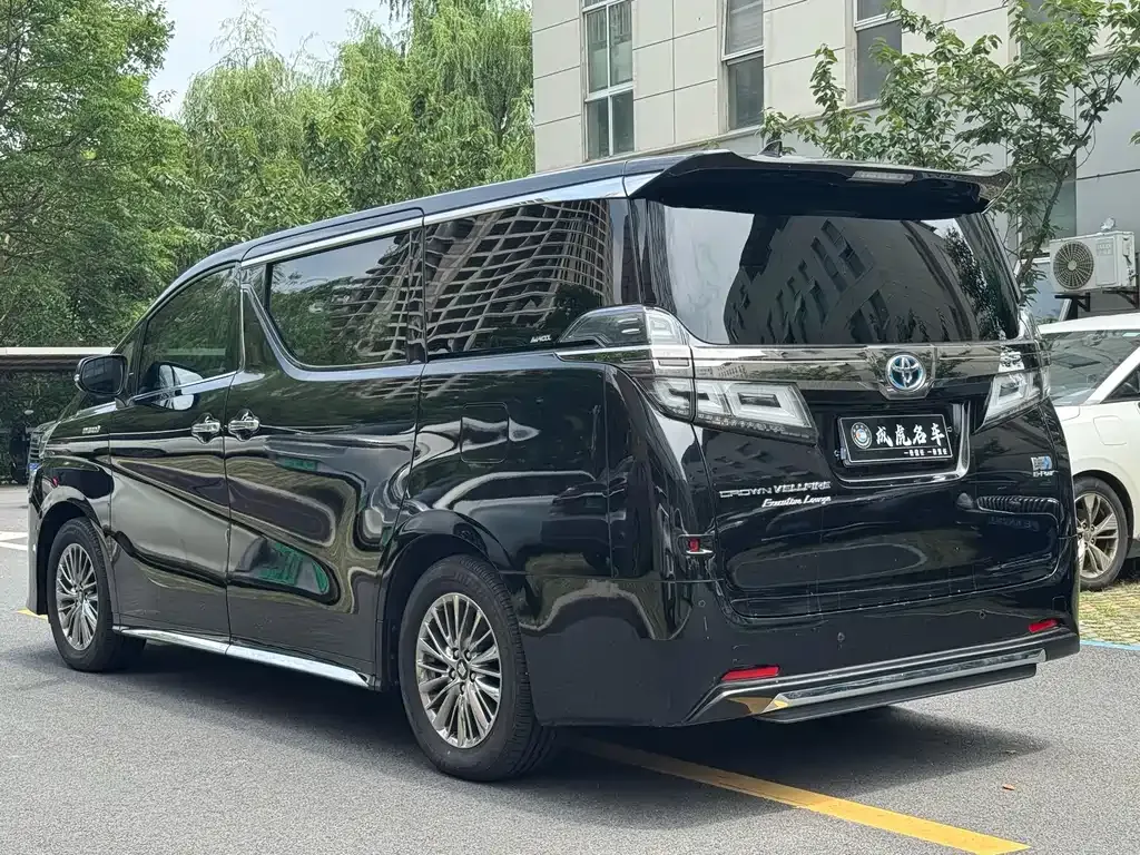 Toyota Vellfire — фото 9