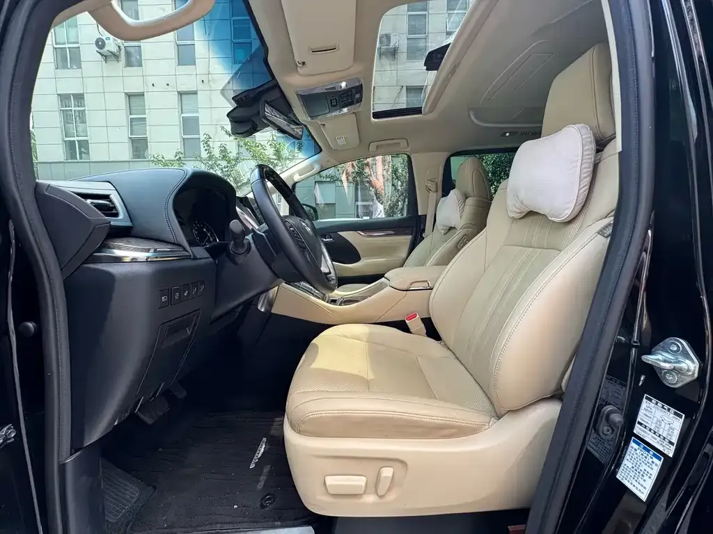 Toyota Vellfire — фото 3