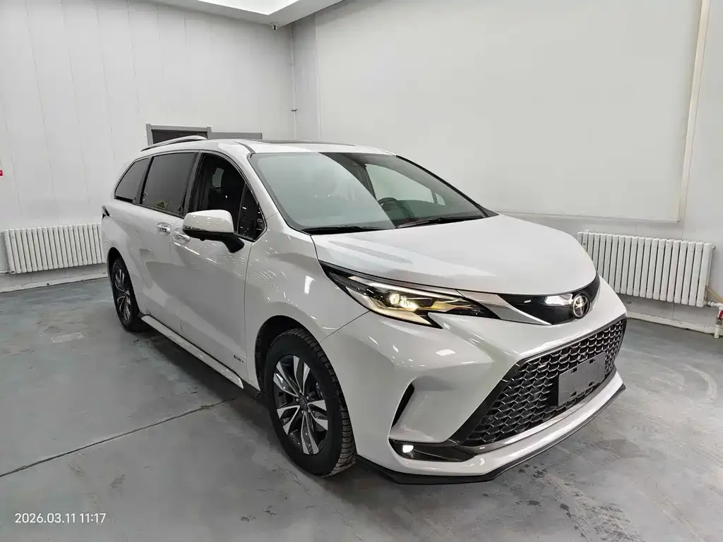 Toyota Granvia — фото 4
