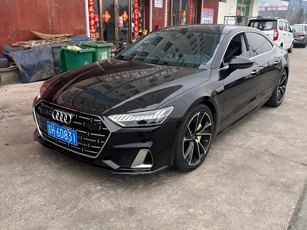 Audi A7L — фото 1