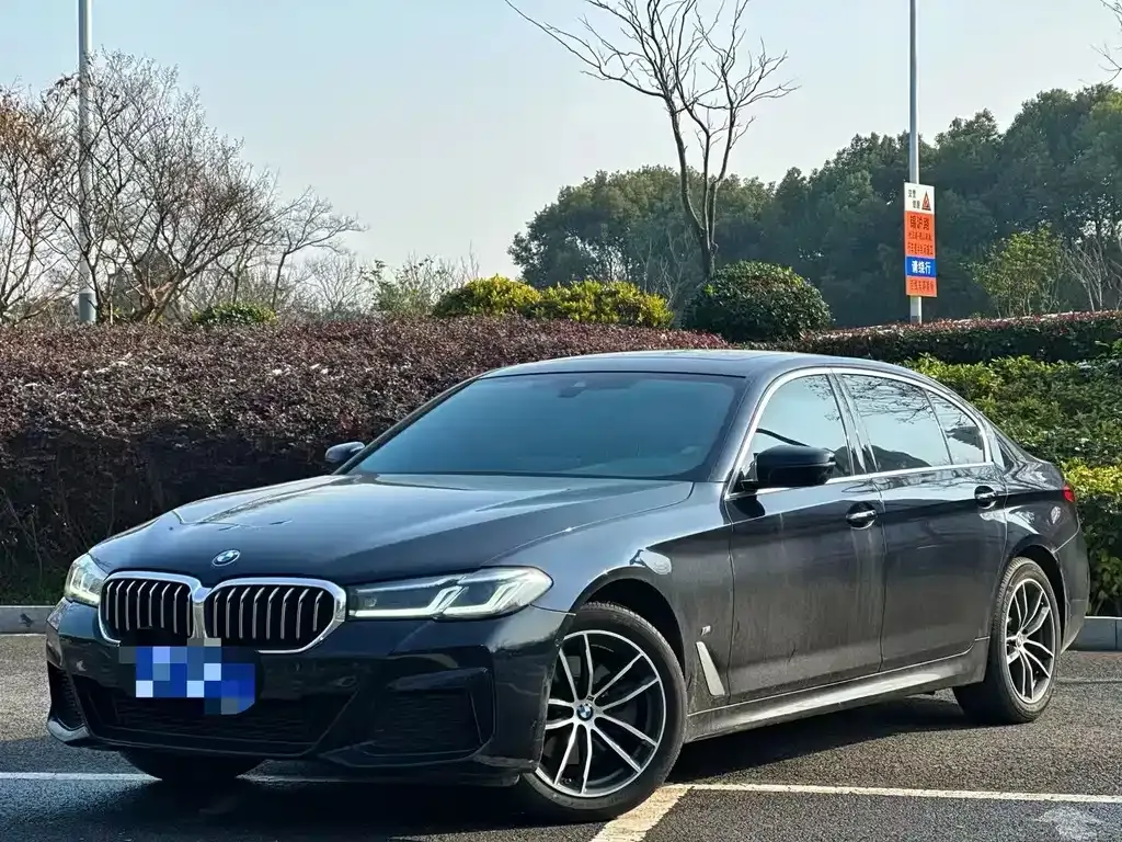 BMW 5 Series — фото 1