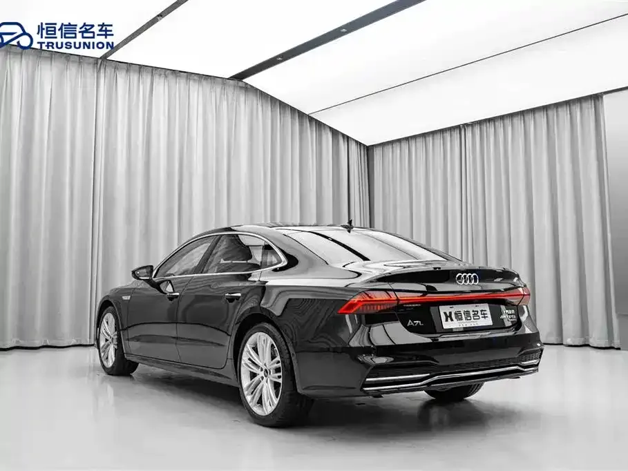 Audi A7L — фото 5