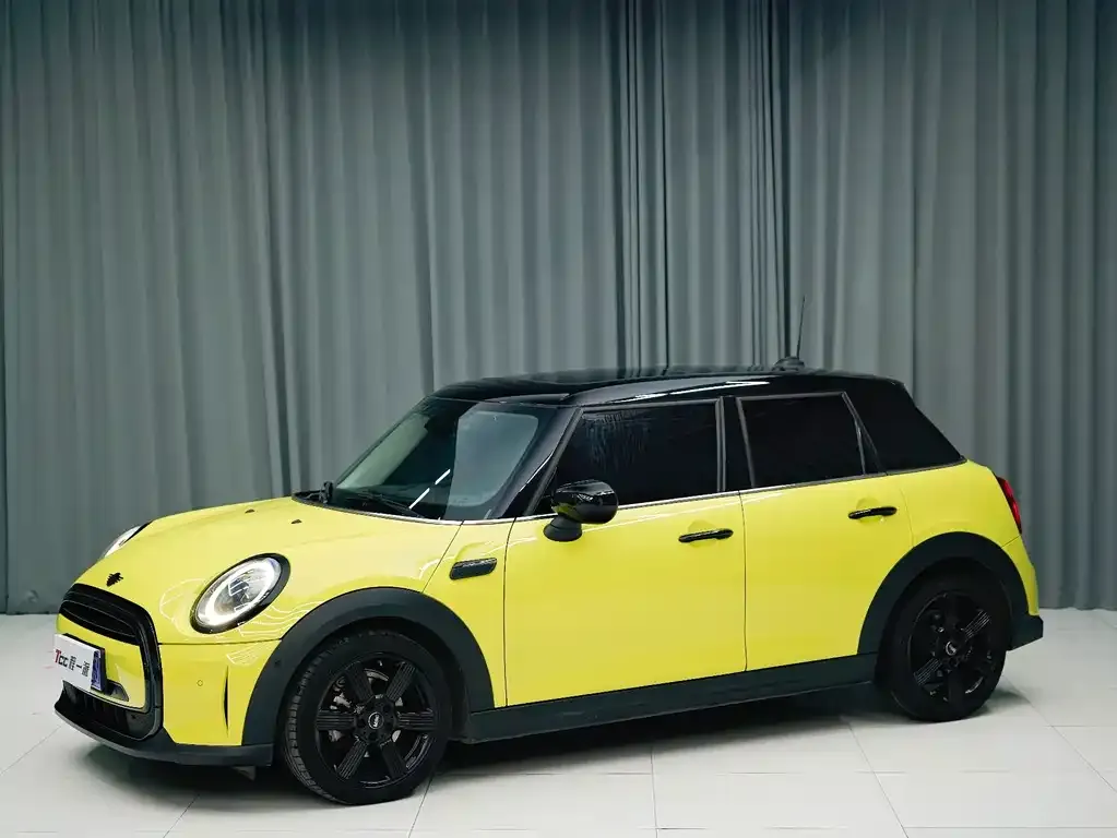 MINI Cooper (3-door) — фото 1