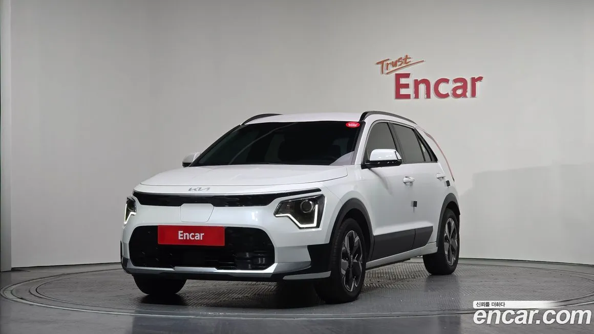 Kia Niro — фото 1
