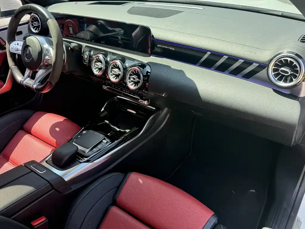 Mercedes-Benz CLA AMG — фото 9