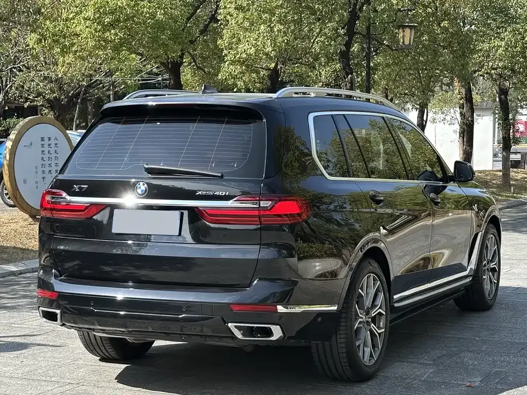BMW X7 — фото 3