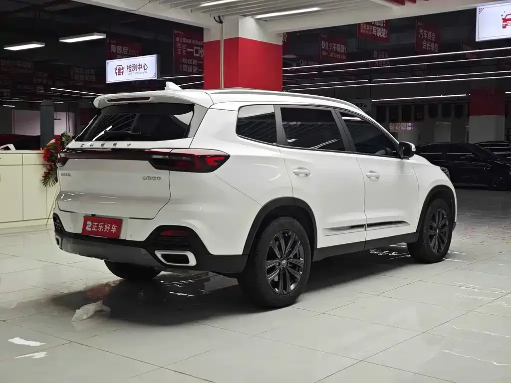 Chery Tiggo 8 — фото 3
