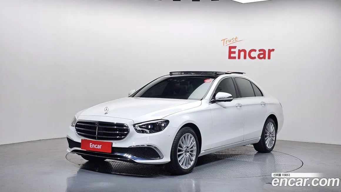 Mercedes-Benz E-Class — фото 1