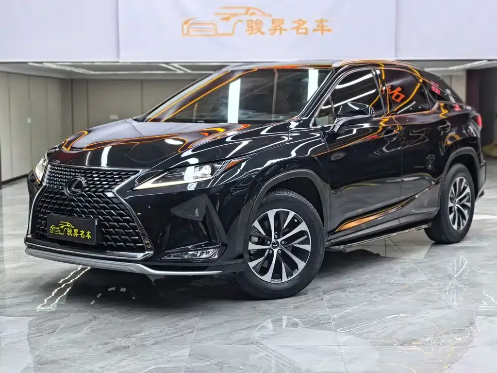 Lexus RX — фото 1