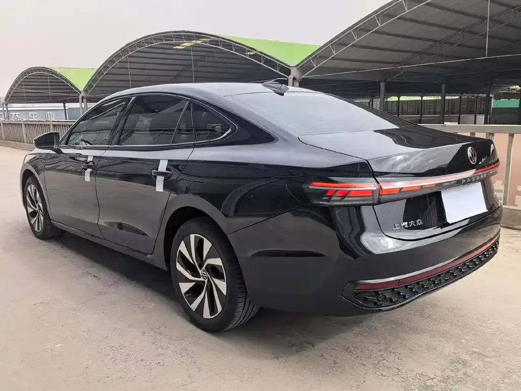 Volkswagen Passat — фото 5