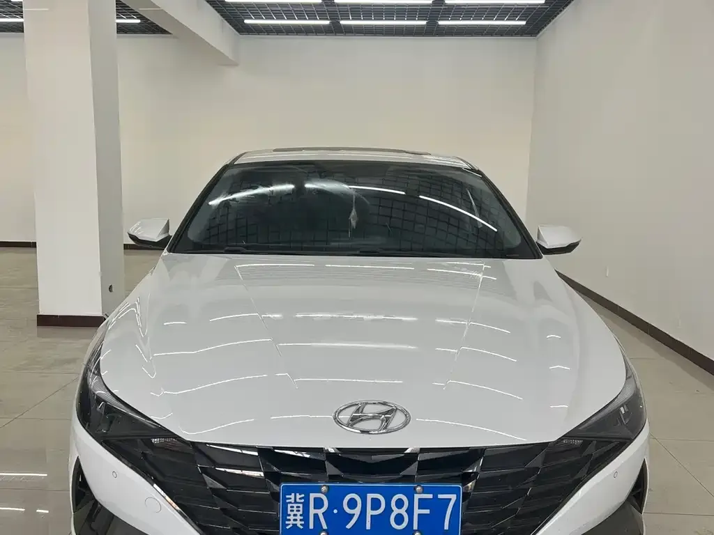 Hyundai Elantra — фото 3