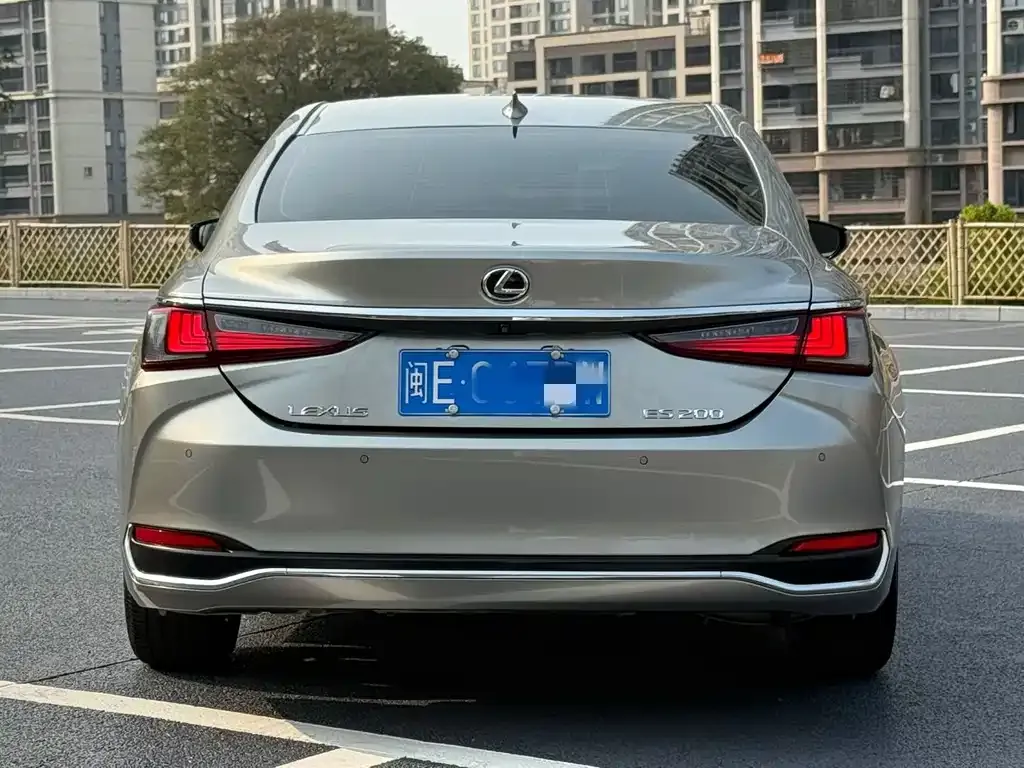Lexus ES — фото 4