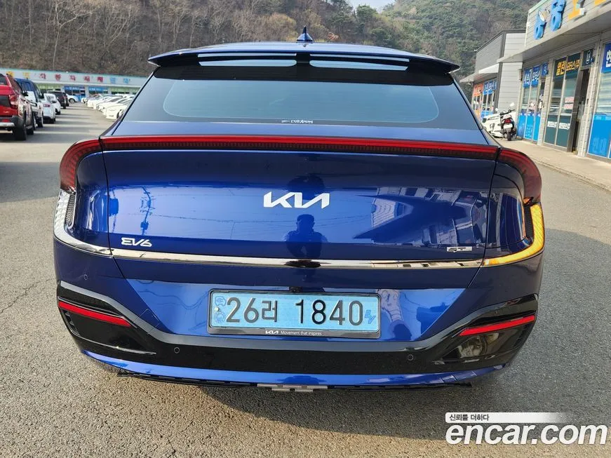 Kia EV6 — фото 10