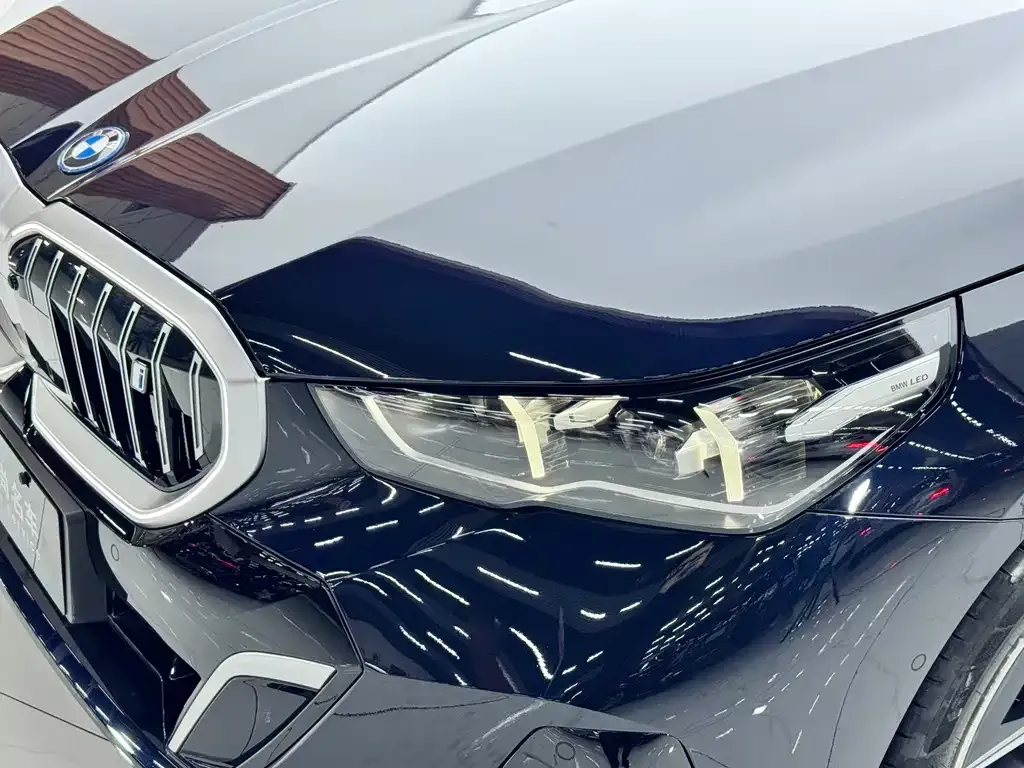 BMW i5 — фото 10