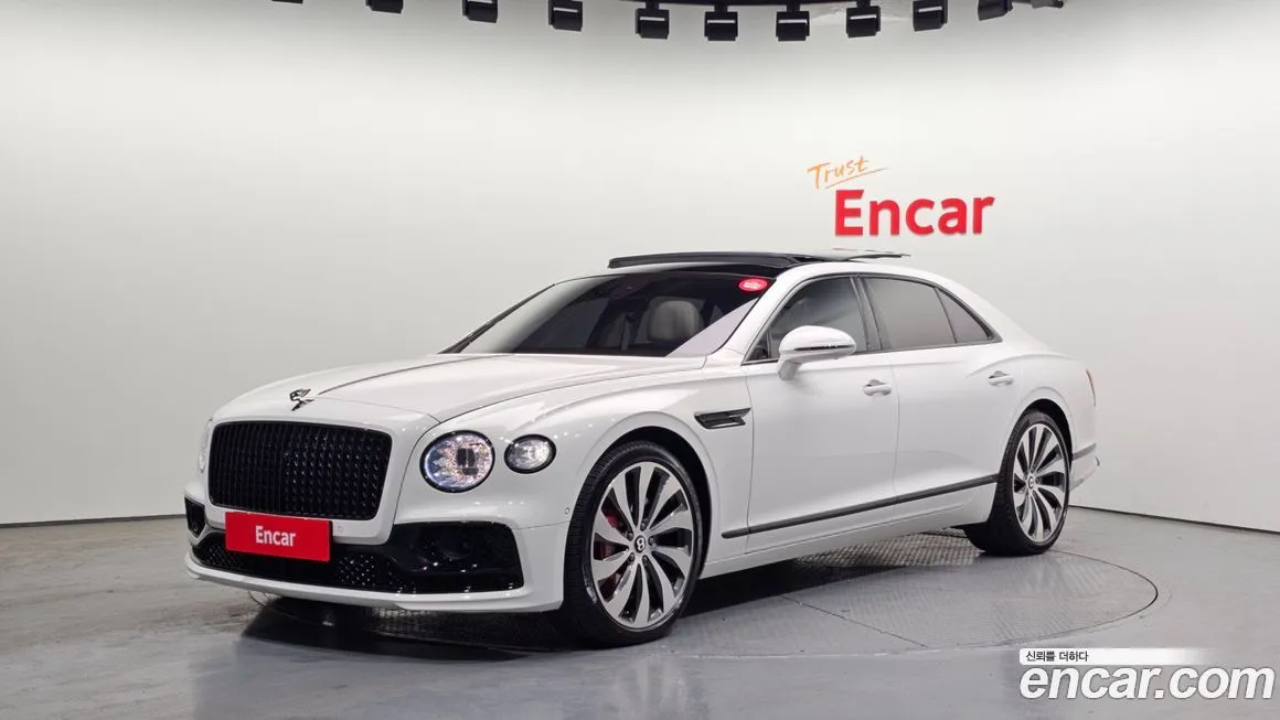 Bentley Flying Spur — фото 1