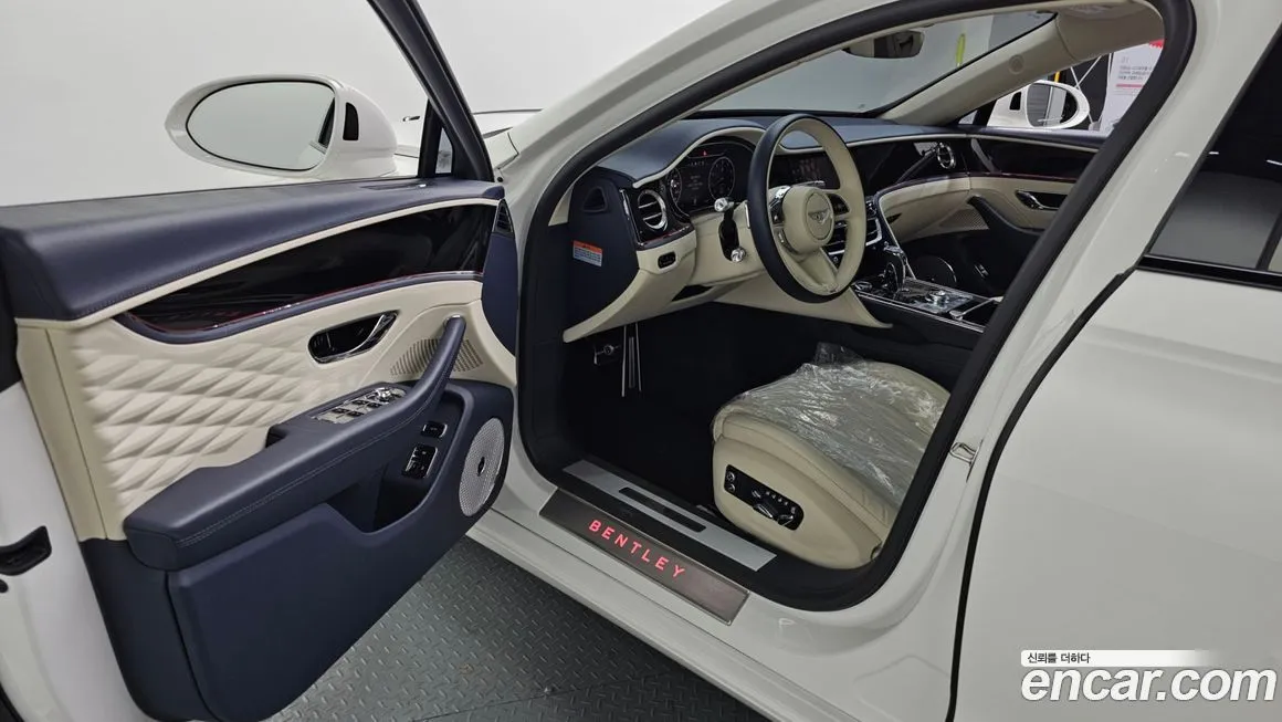 Bentley Flying Spur — фото 10