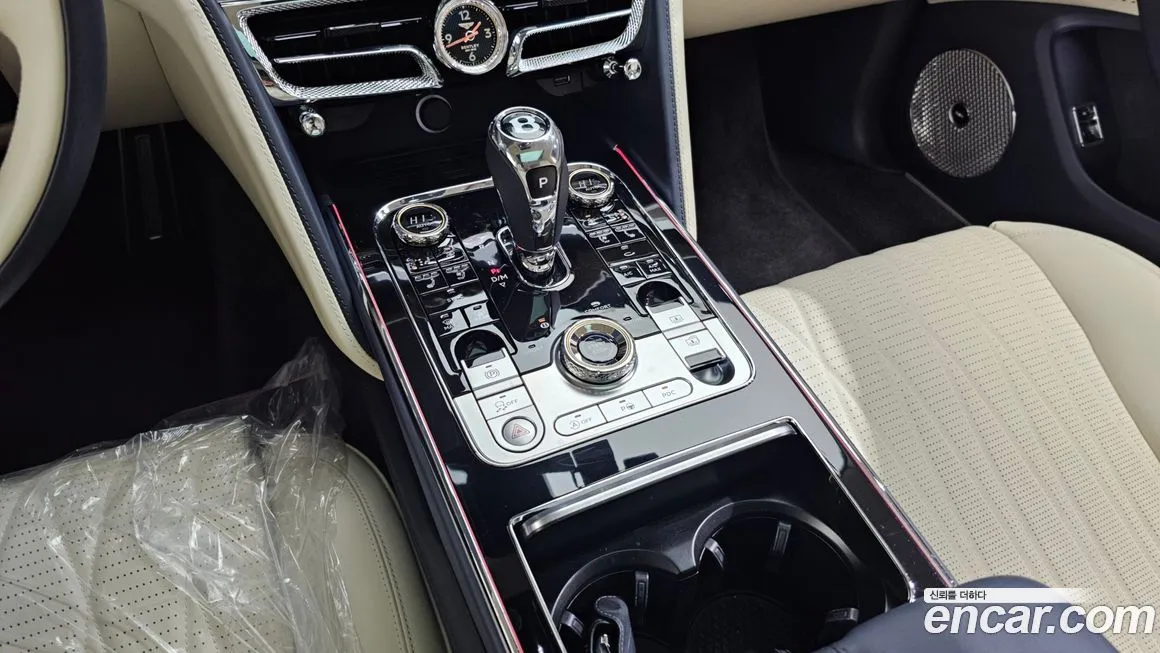 Bentley Flying Spur — фото 8