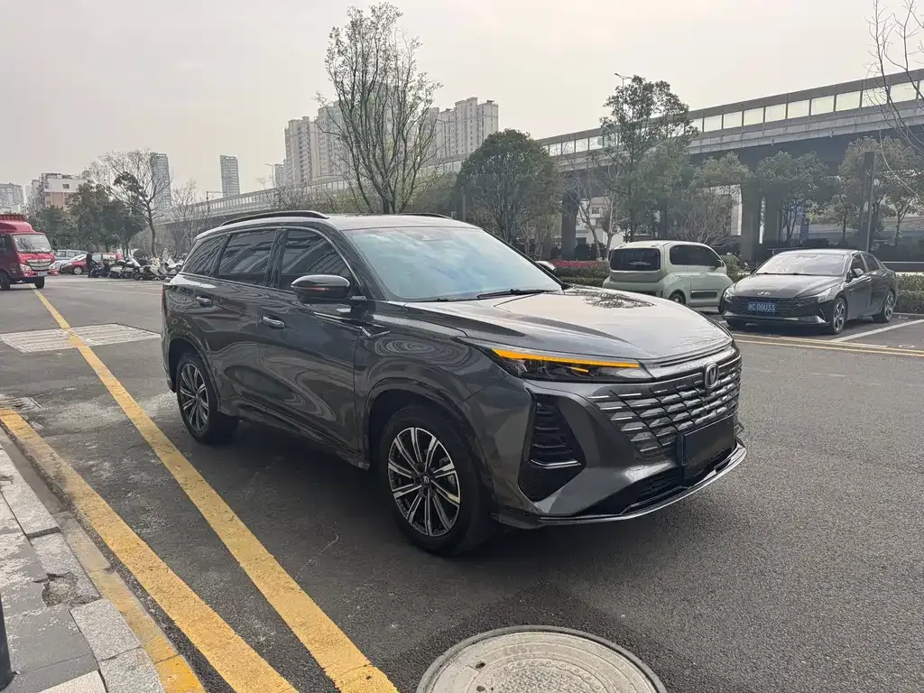 Changan CS75PLUS — фото 9