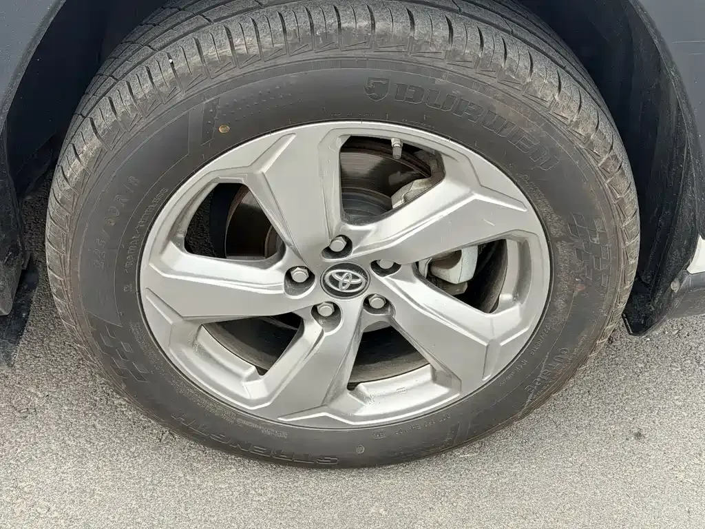 Toyota RAV4 — фото 4