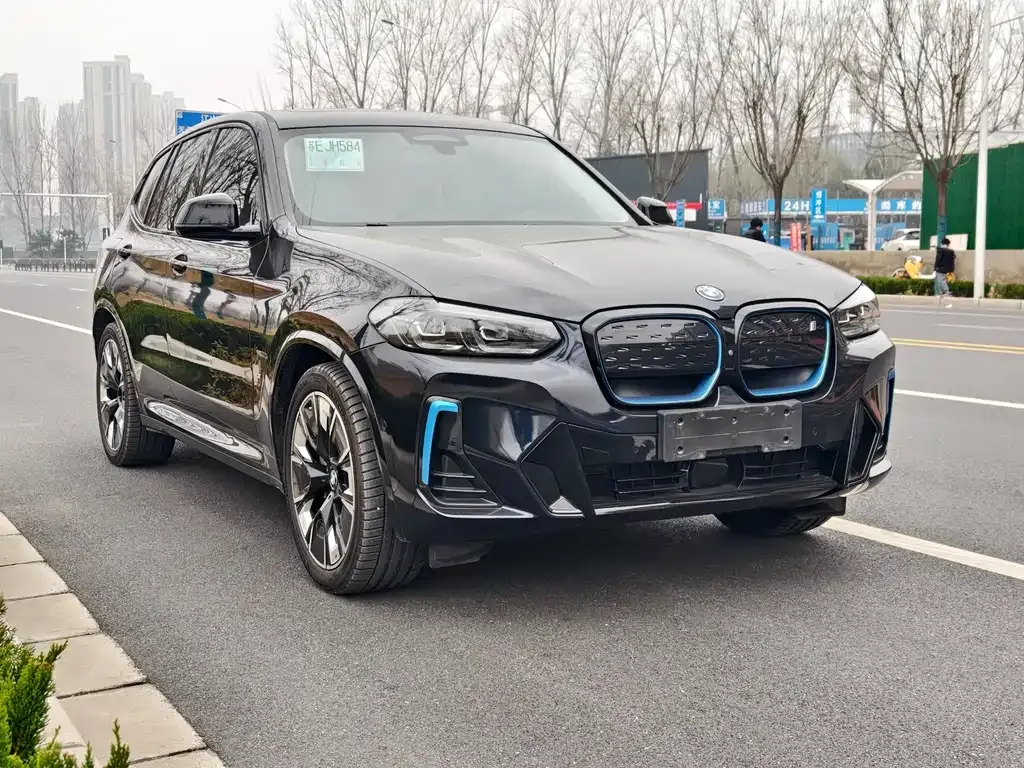 BMW iX3 — фото 10