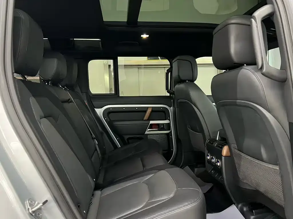 Land Rover Defender — фото 2