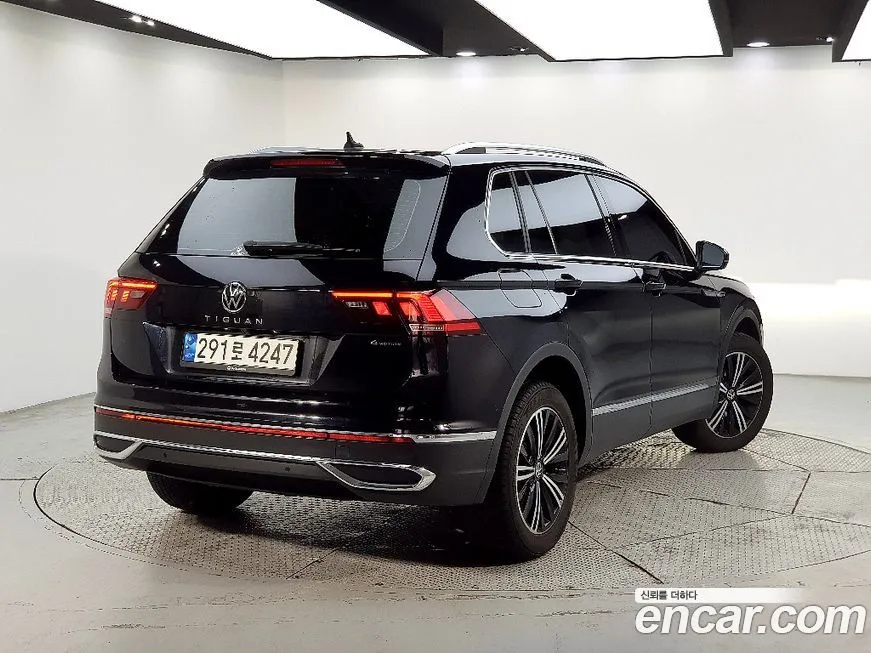 Volkswagen Tiguan — фото 4