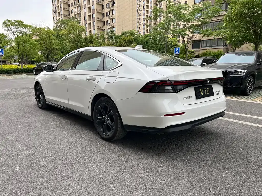 Honda Accord — фото 10