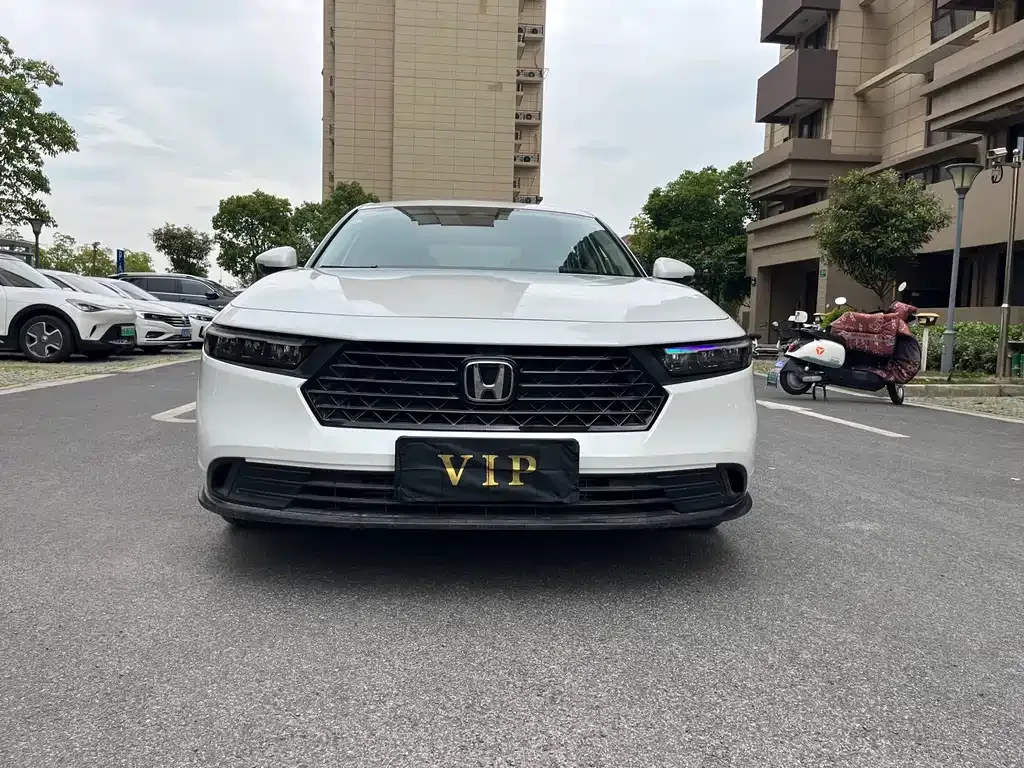 Honda Accord — фото 8