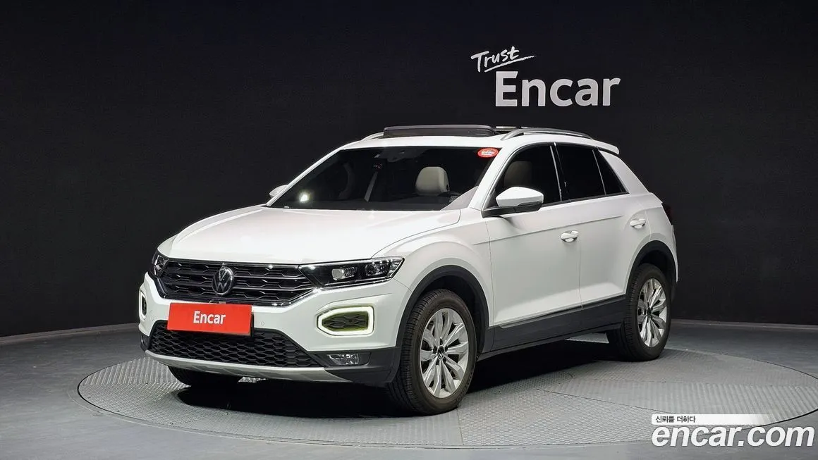 Volkswagen T-Roc — фото 1
