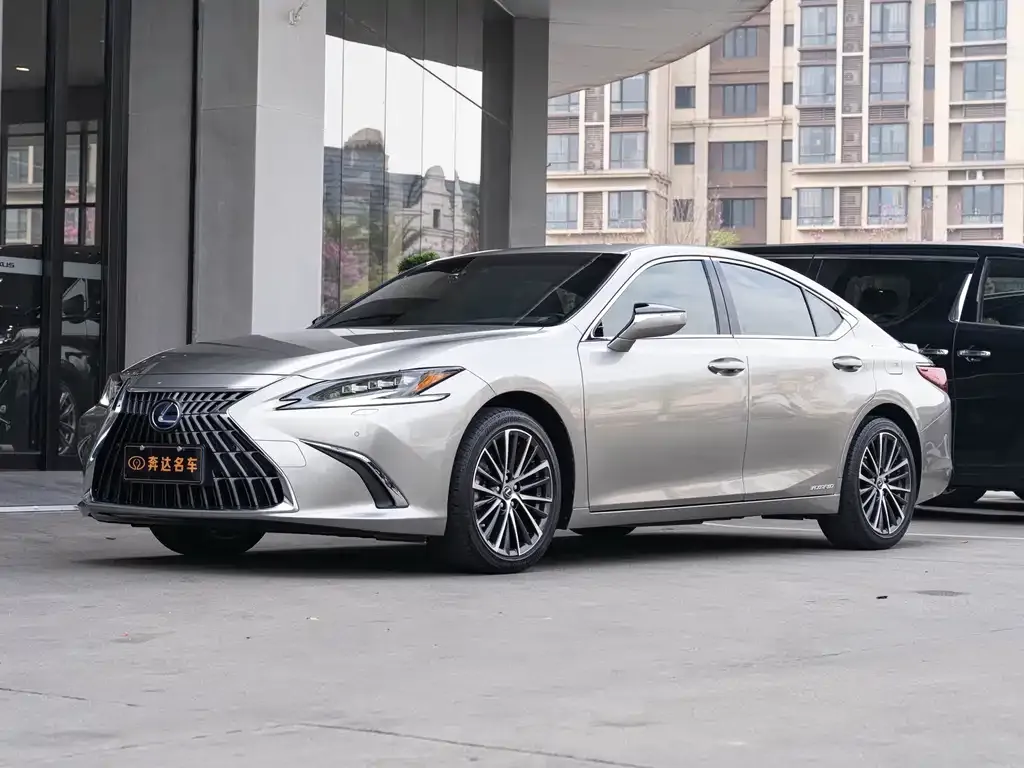 Lexus ES — фото 1