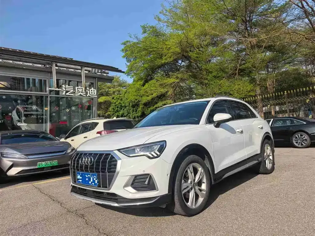 Audi Q3 — фото 1