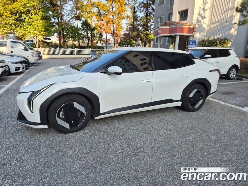 Kia EV4 — фото 2