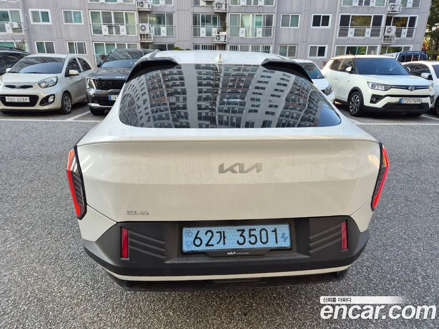 Kia EV4 — фото 4