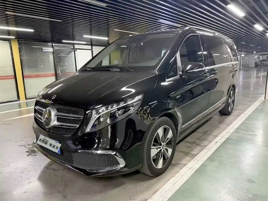 Mercedes-Benz V-Class — фото 1