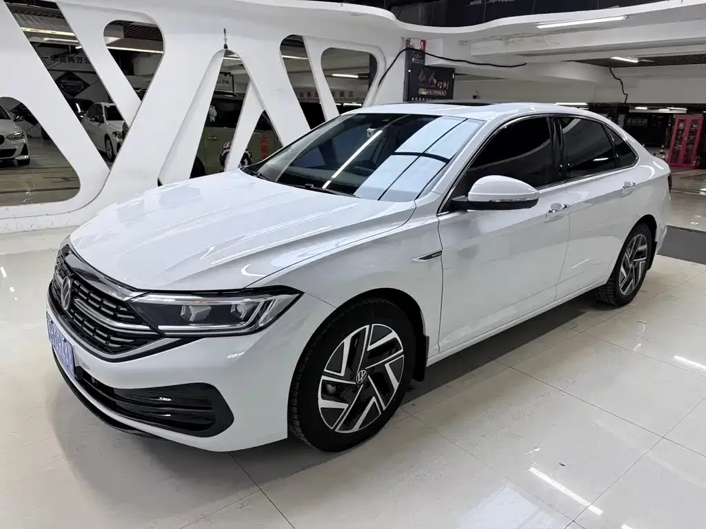 Volkswagen Sagitar — фото 1