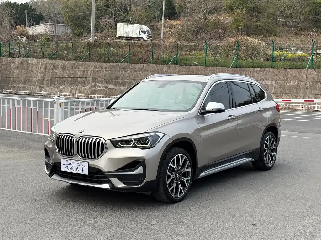 BMW X1 — фото 1