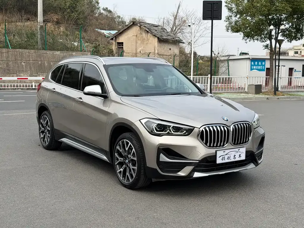 BMW X1 — фото 9