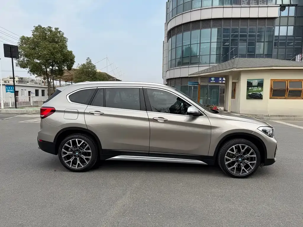 BMW X1 — фото 2