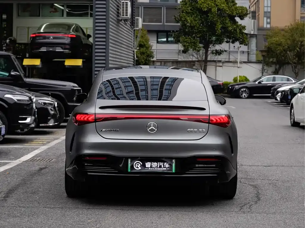 Mercedes-Benz EQS AMG — фото 8