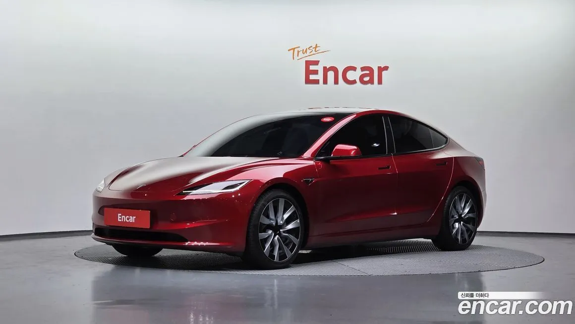 Tesla Model 3 — фото 1