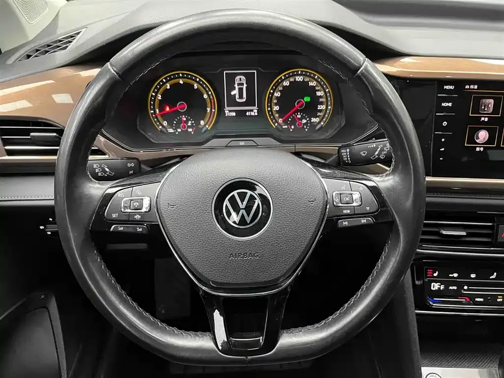 Volkswagen Tharu — фото 3