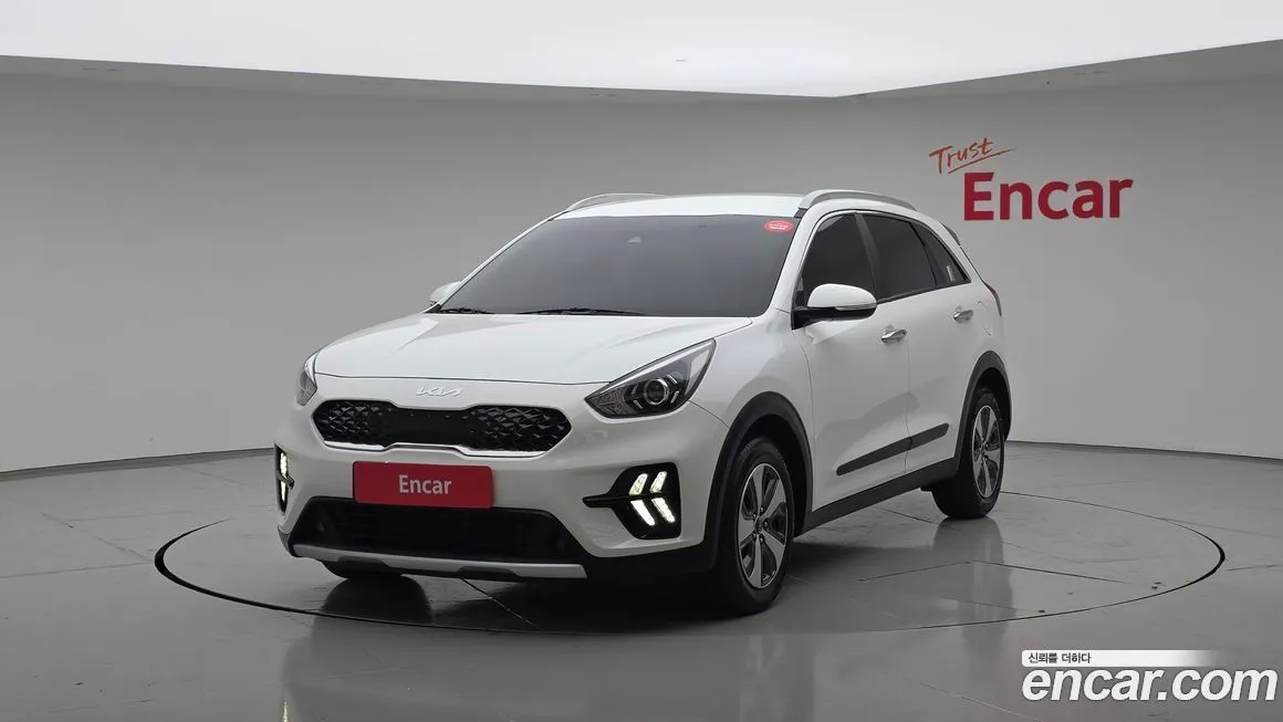 Kia Niro — фото 1
