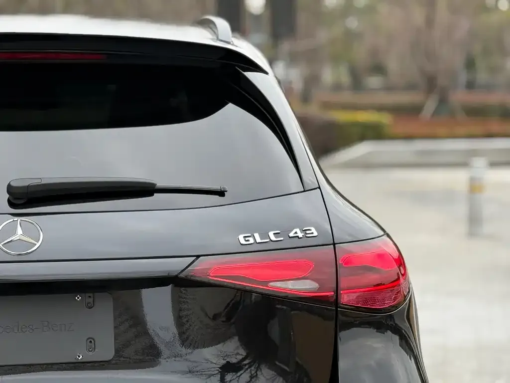 Mercedes-Benz GLC AMG — фото 5