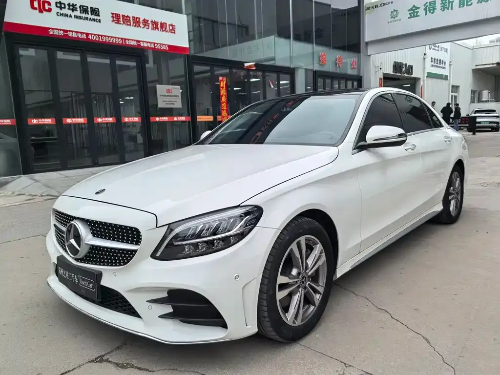 Mercedes-Benz C-Class — фото 1