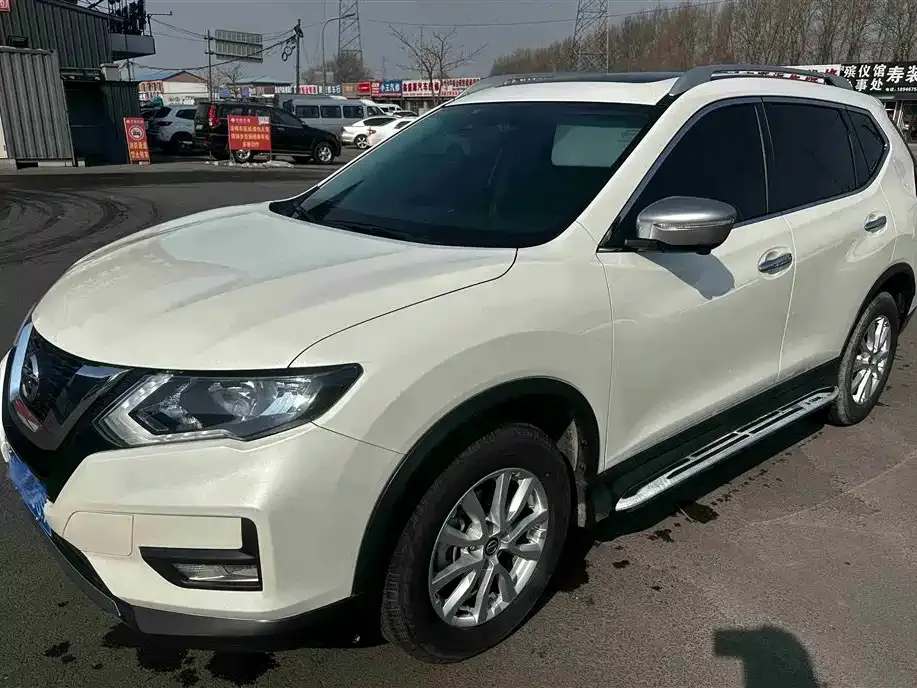 Nissan X-Trail — фото 1
