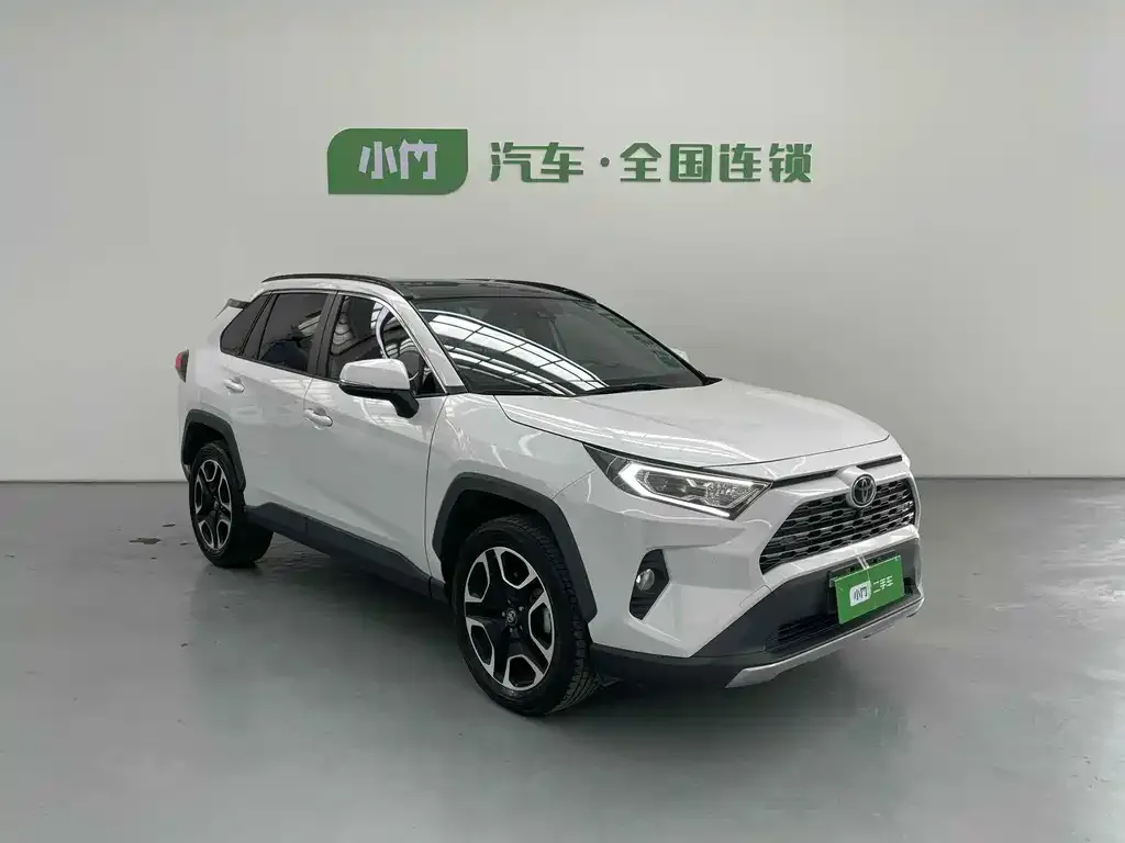 Toyota RAV4 — фото 3